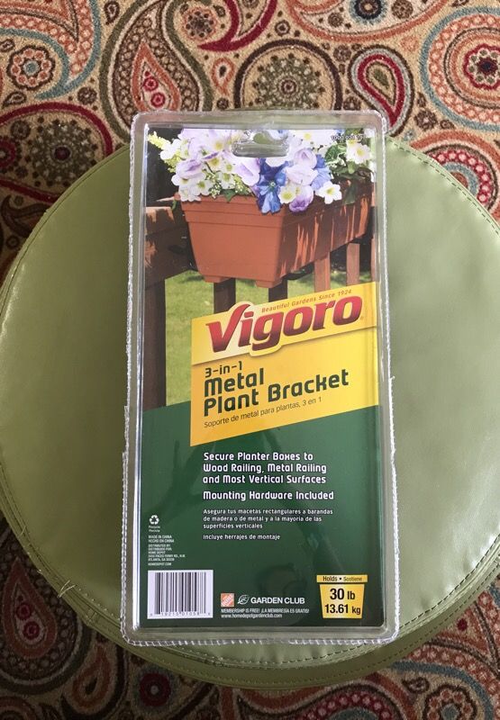 Vigoro 3-in-1 Metal Plant Bracket