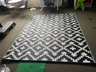 Brand new 8x10 outdoor rug by World Rug Gallery