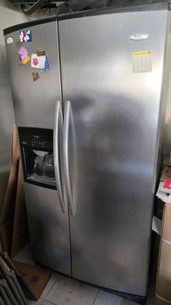 Whirlpool Gold Refrigerator in Working Condition