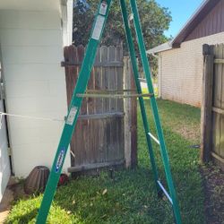 8ft Fiberglass Ladder