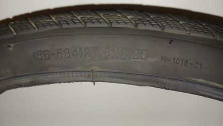 27.5 x 2.20 MTB Bike Tires – Nearly New Pair
