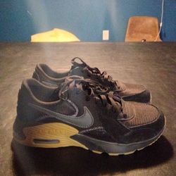 Nike Air Max Black & Beige Color For Men Size 7.5