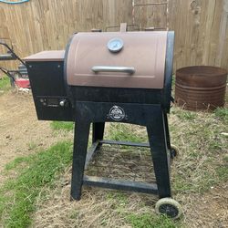 Smoker/Pellet Grill.  $150  OBO Make me An offer !?!?!?