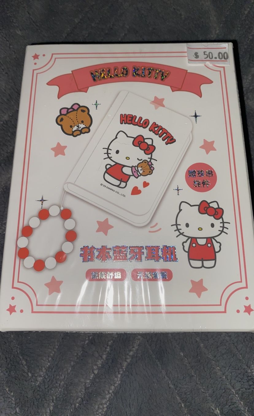 Hello Kitty Earbuds 👉$45 (New)👈