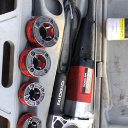 RIDGID 600 PIPE THREADER 