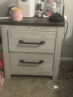 Queen bedroom set