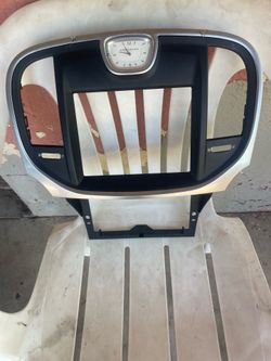Chrysler 300 radio bezel