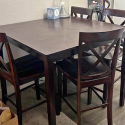 Dining table and 4 wooden stools