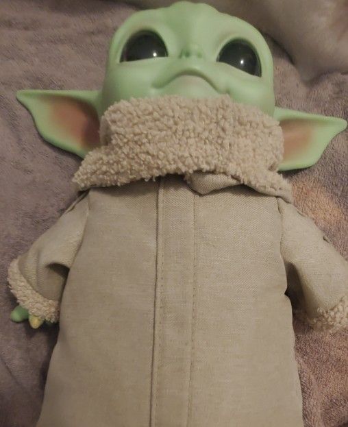 Stars Wars Mandalorian Baby Yoda Grogu Plush Doll 11”hard plastic head