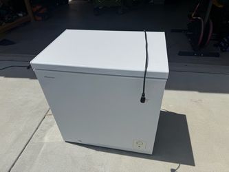 Hisense 7 cu ft Chest Freezer