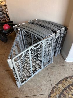 64 feet of toddler/pet fence