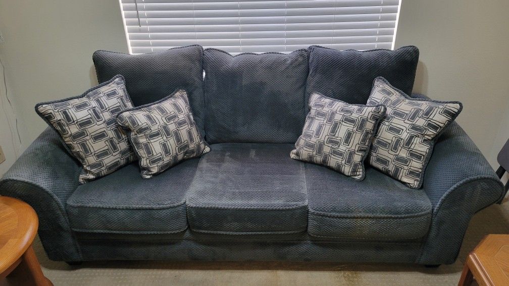 Estate Sale, Bedroom And Living Room Sets