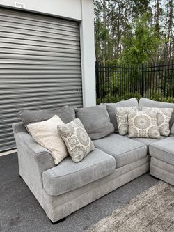 Broyhill naples sale ottoman