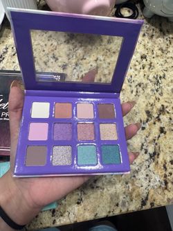 Pastel & Teal 12-Pan Eyeshadow Palette