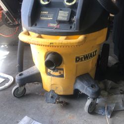 Dewalt 10 Gallon Vacuum