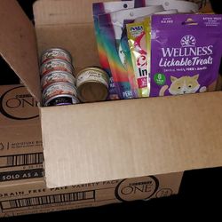 Cat Food and Cat Treats