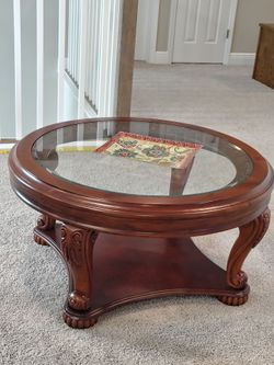 Like new beautiful coffee table in spring hill