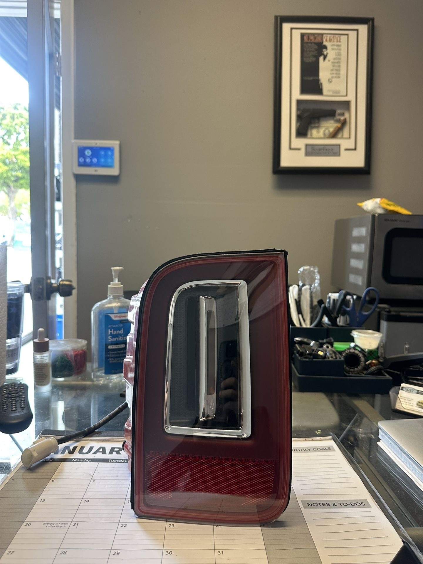ROLLS ROYCE CULLINAN OEM LEFT QUARTER LED TAIL LIGHT 2018-2022