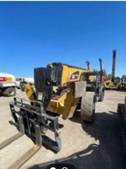 2016 Caterpillar TL1055 Telehandler