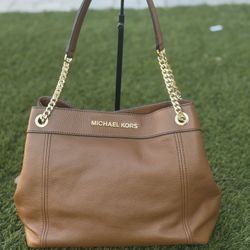 Michael Kors M chain shoulder tote, EUC/excelente Condicion