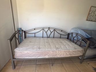 Twin day bed