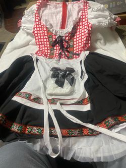 Small Women’s Oktoberfest Dirndl Costume Dress