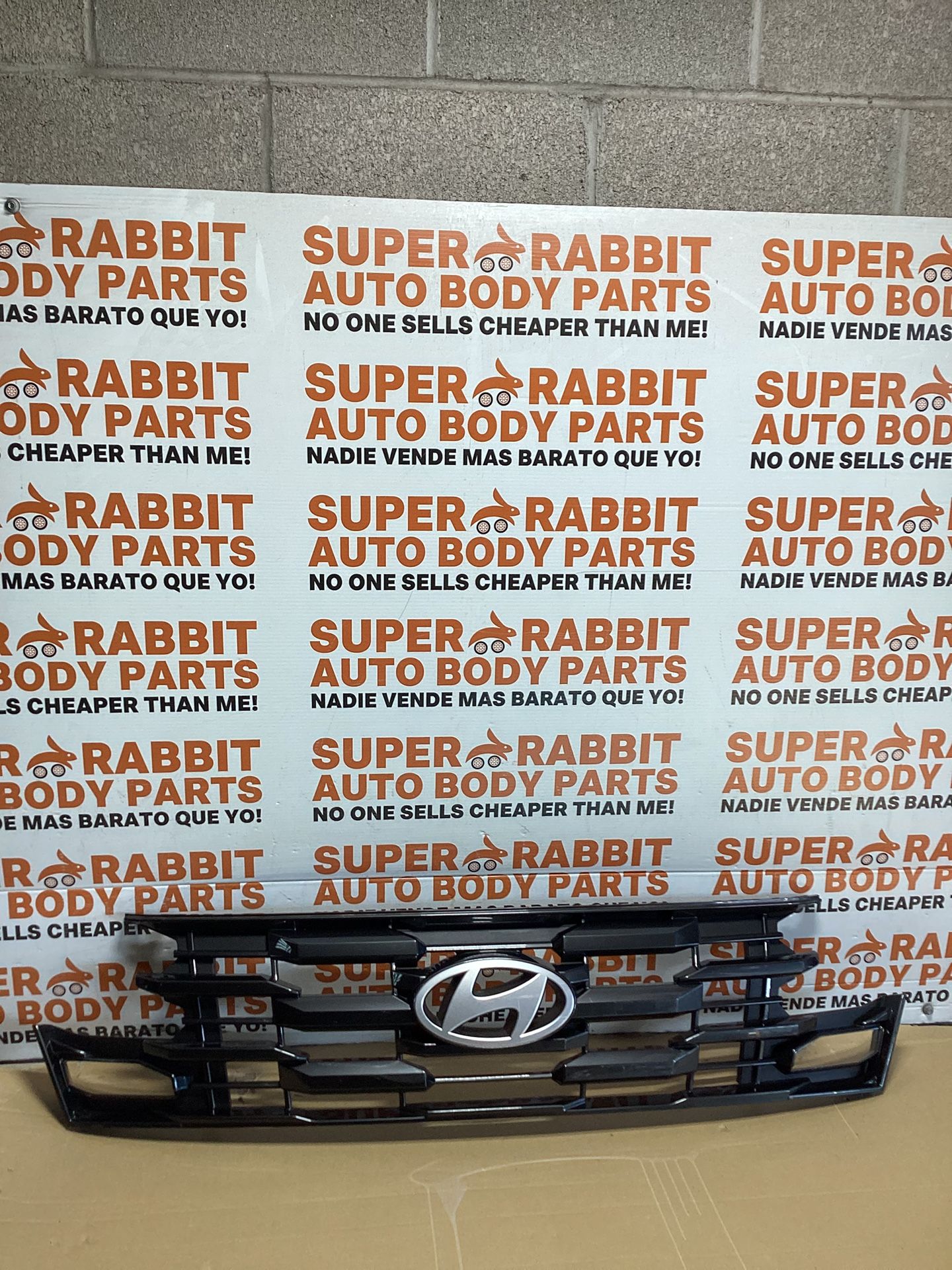 2024 Tucson Grille Original OEM Great Shape 😎🔥 2026 