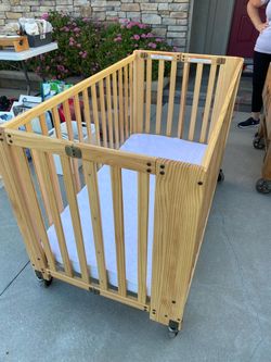 Full size Foldable crib