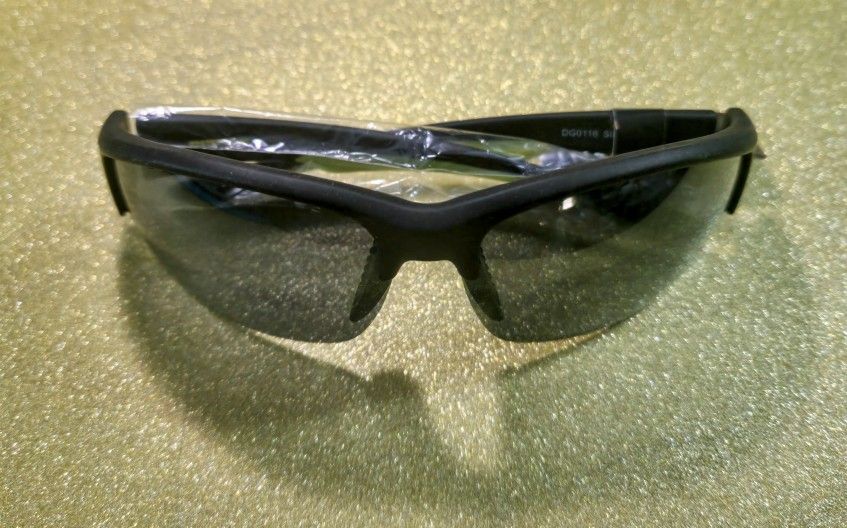 Foster Grant Ironman Excursion BLK POL MCV Polarized Sunglasses NEW See Descr.