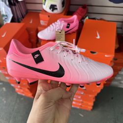 Nike Soccer Cleats Pink Size 7/7.5/8/8.5/9/9.5/10/10.5/11
