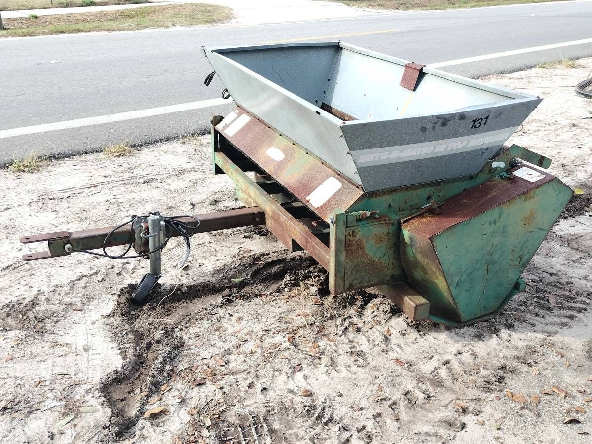 Turfco Mete-R-Matic III F12D Top Seed Dressee