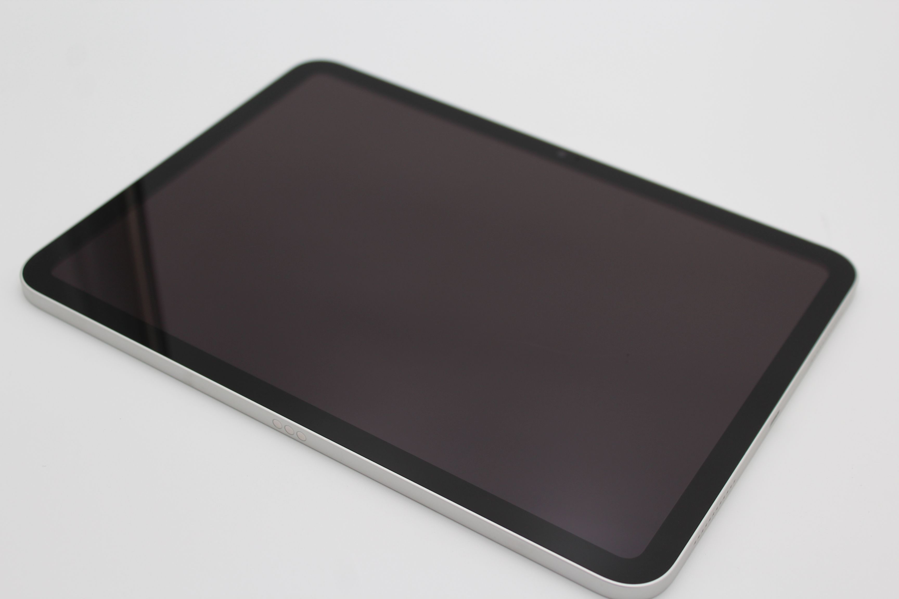 Apple iPad 10.9-Inch 10th Generation 64GB SILVER A2696