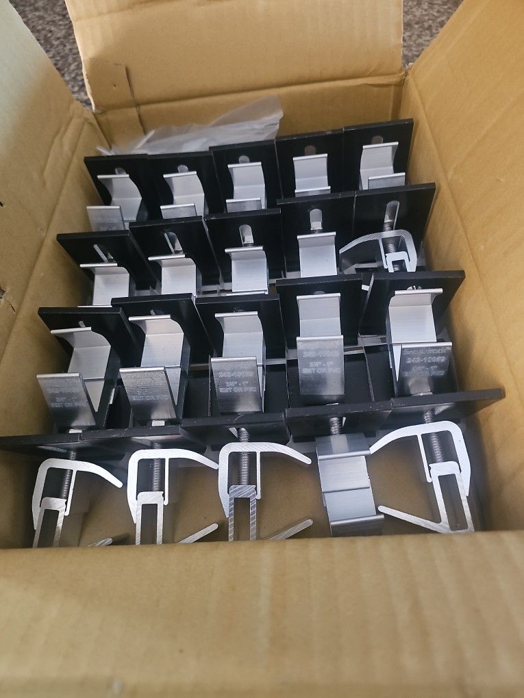 CONDUIT MOUNT LEVELING. BOX.QTY 20