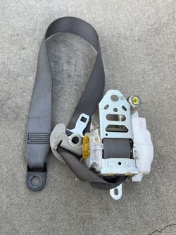 2010- 2015 OEM TOYOTA PRIUS FRONT RIGHT PASSENGER SIDE SEAT BELT