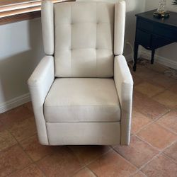 Maddox Recliner & Swivel Chair In Off White 