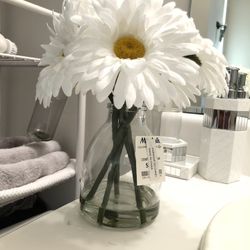 Decorative Flower/vase