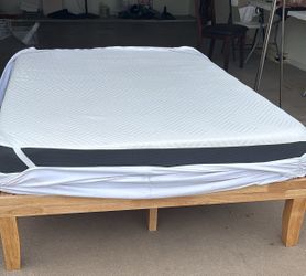 Novaform Full Mattress with Platform Bed Frame
