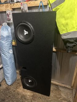 JL Audio 10” W0v2-4 For Toyota Tacoma 2017-2019