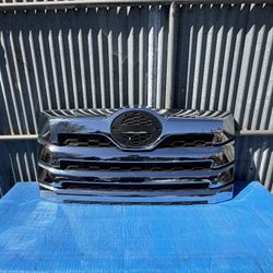 2020 2021 2022 2023 2024 2025 2026 Hino XL Series XL7 / XL8  Front Bumper Grille OEM (ORIGINAL)