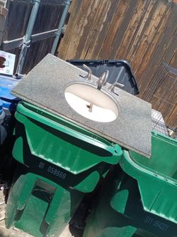 Bathroom Countertop w/sink 