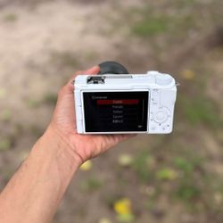 Sony ZV E10