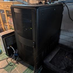 TRIPP LITE SMART RACK ENCLOSURE Free