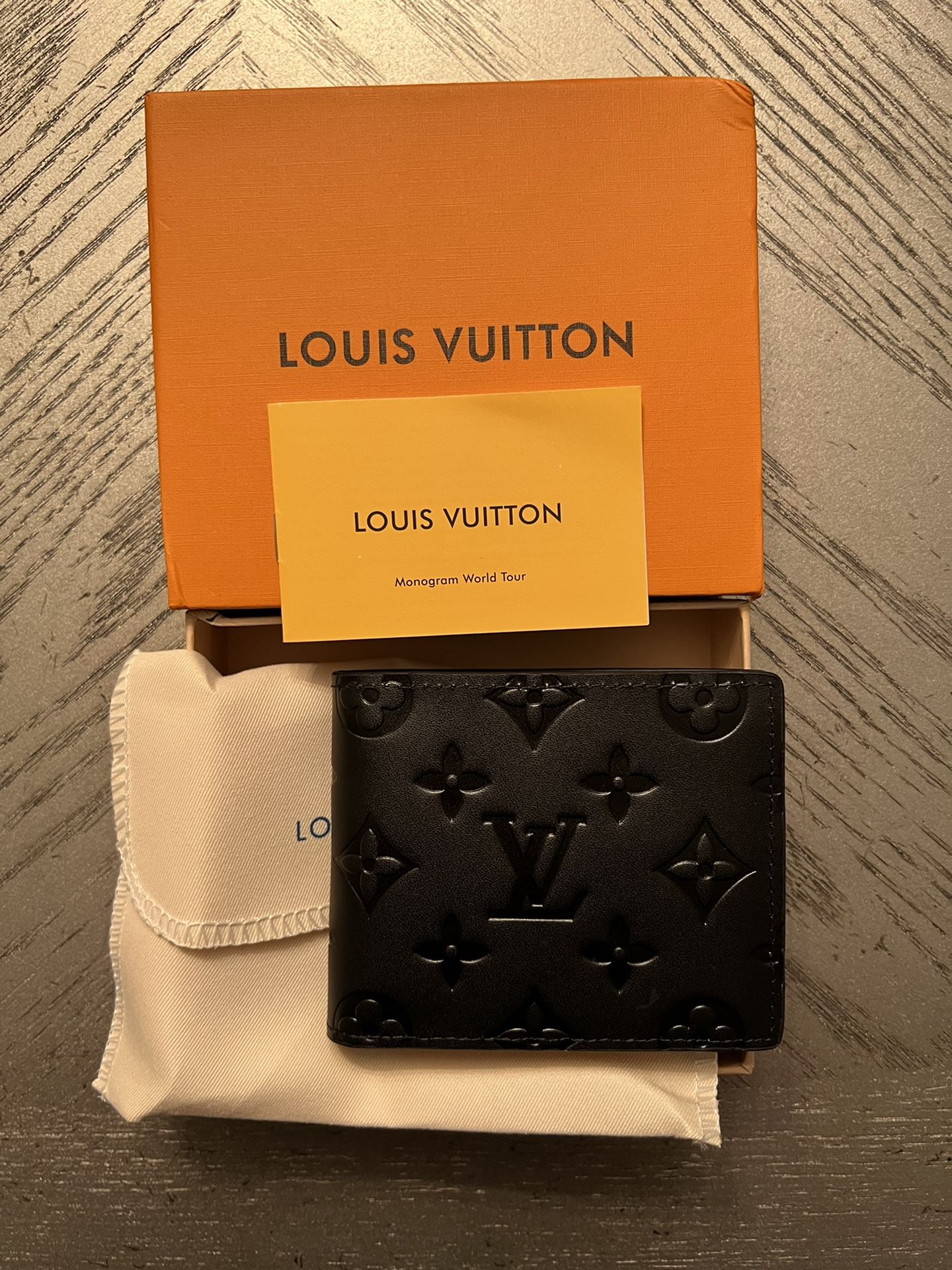 Louis Vuitton Wallet for Sale in Buffalo Grove, IL - OfferUp