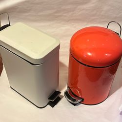 2 Small Metal Trash Cans With Removable Liner