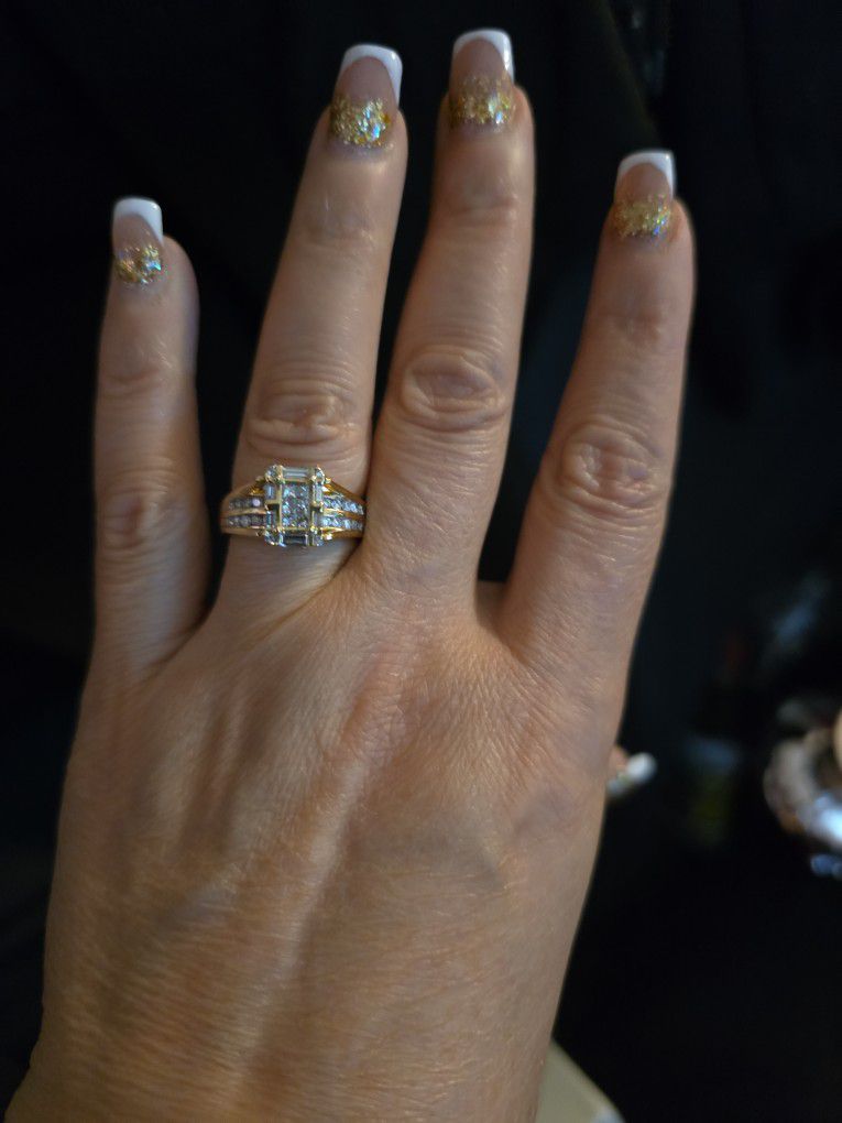 14 Kt  Engagement Ring