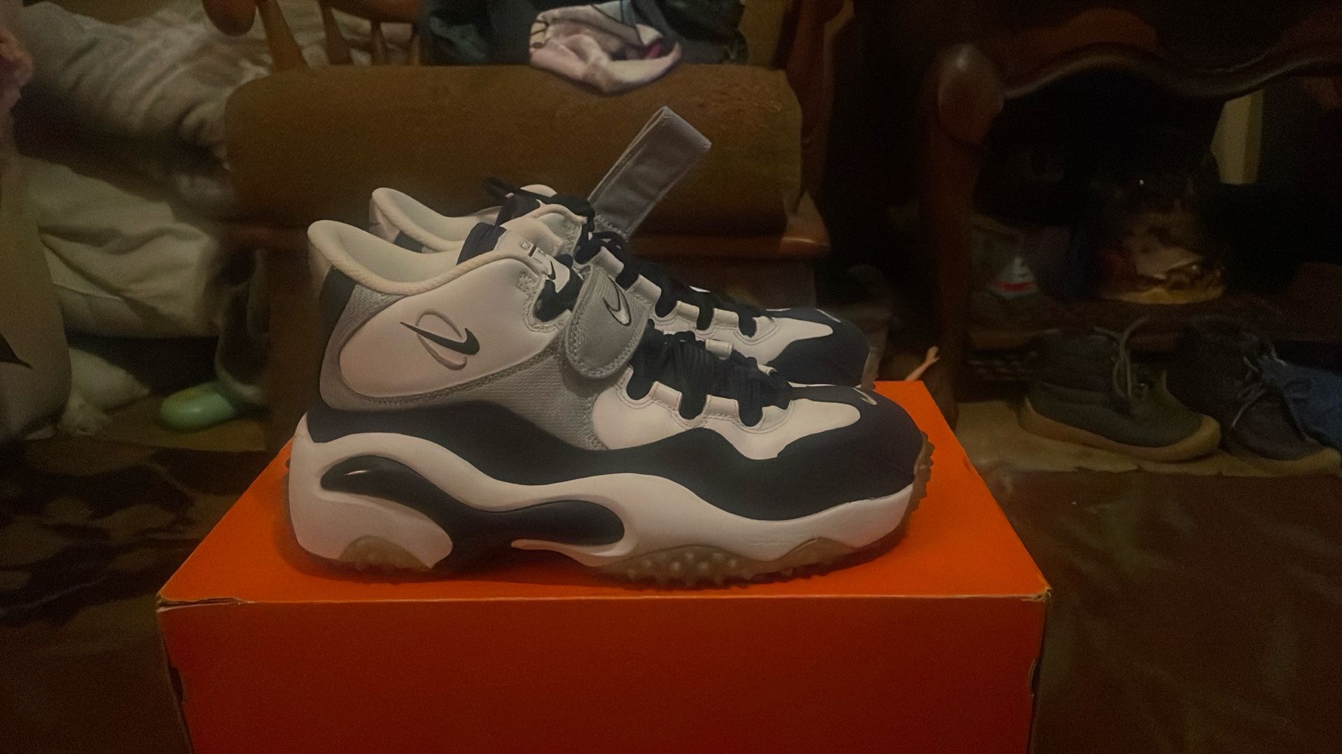Super rare  Nike Air Zoom turf trainers “Barry Sanders” 