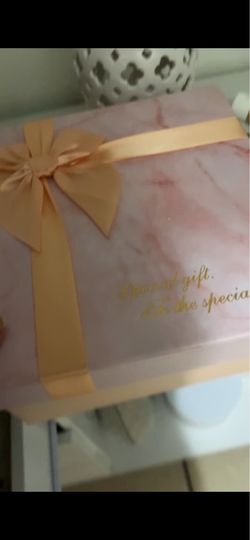 Gift Box - New .