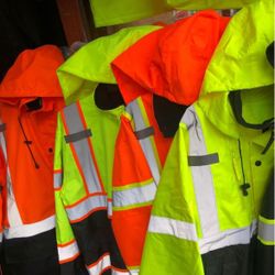 HIGH VISIBILITY WATERPROOF JACKET