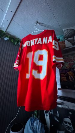 Montana #19 Red Football Jersey sz46