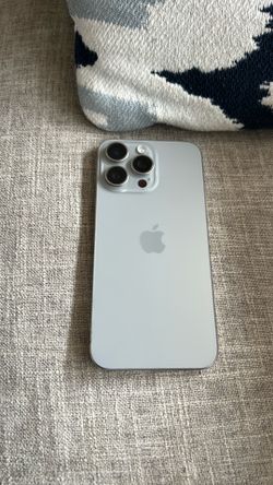 15 Pro Max : Excellent condition